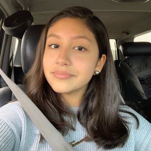 Meet your Posher, Maria fernanda